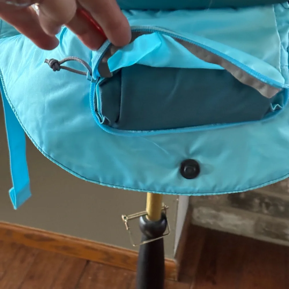 Camelbak Teal and Light Blue Backpack - Picture 14 of 16
